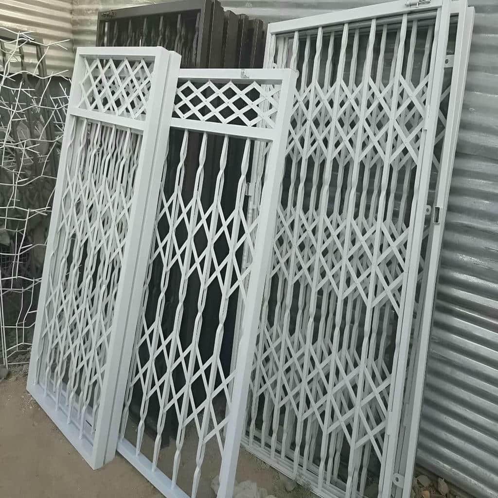 درب آکاردئونی در محمودآباد