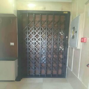 درب آکاردئونی در شیراز