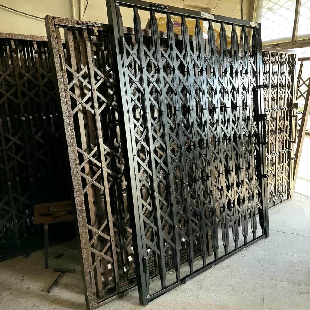 کارخانه درب آکاردئونی تولید بادوام در کاشان