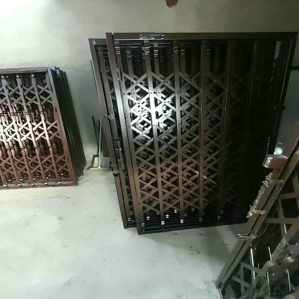 نصب درب آکاردئونی تراز حرفه ای در پردیس