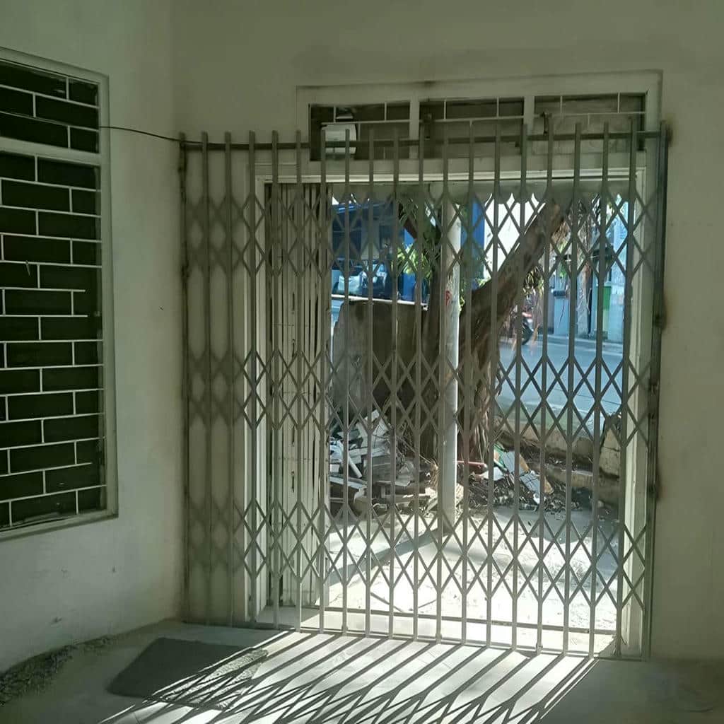 درب آکاردئونی در فیروزکوه