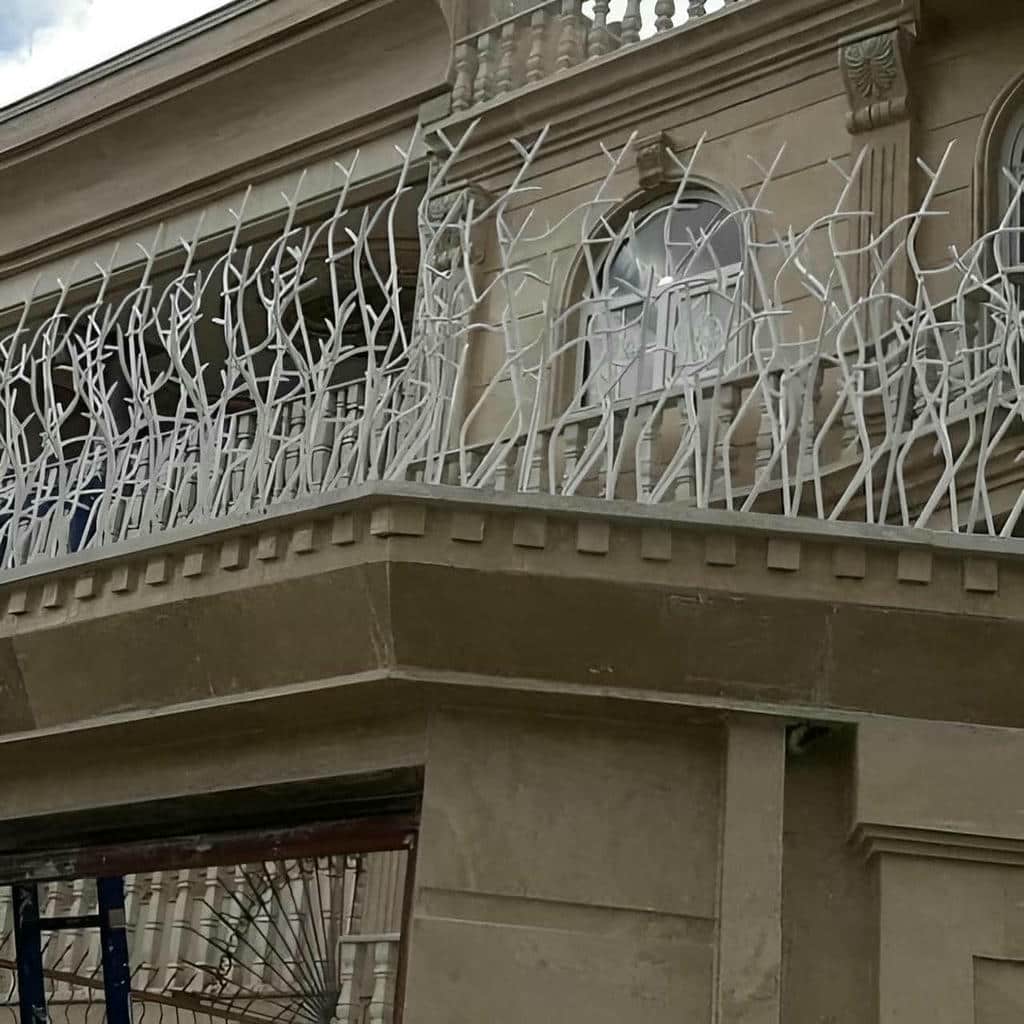 نصب حفاظ شاخ گوزنی رنگ هماهنگ نما در قشم