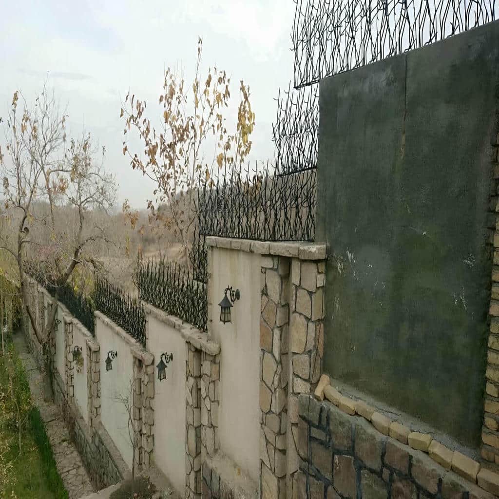 قیمت حفاظ شاخ گوزنی هماهنگ با درب فلزی در کیش