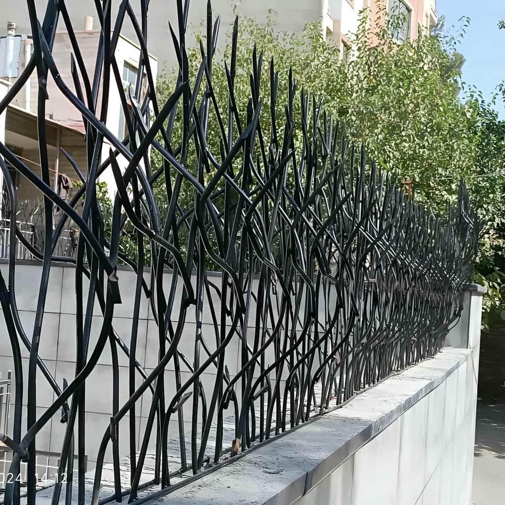حفاظ شاخ گوزنی در همدان