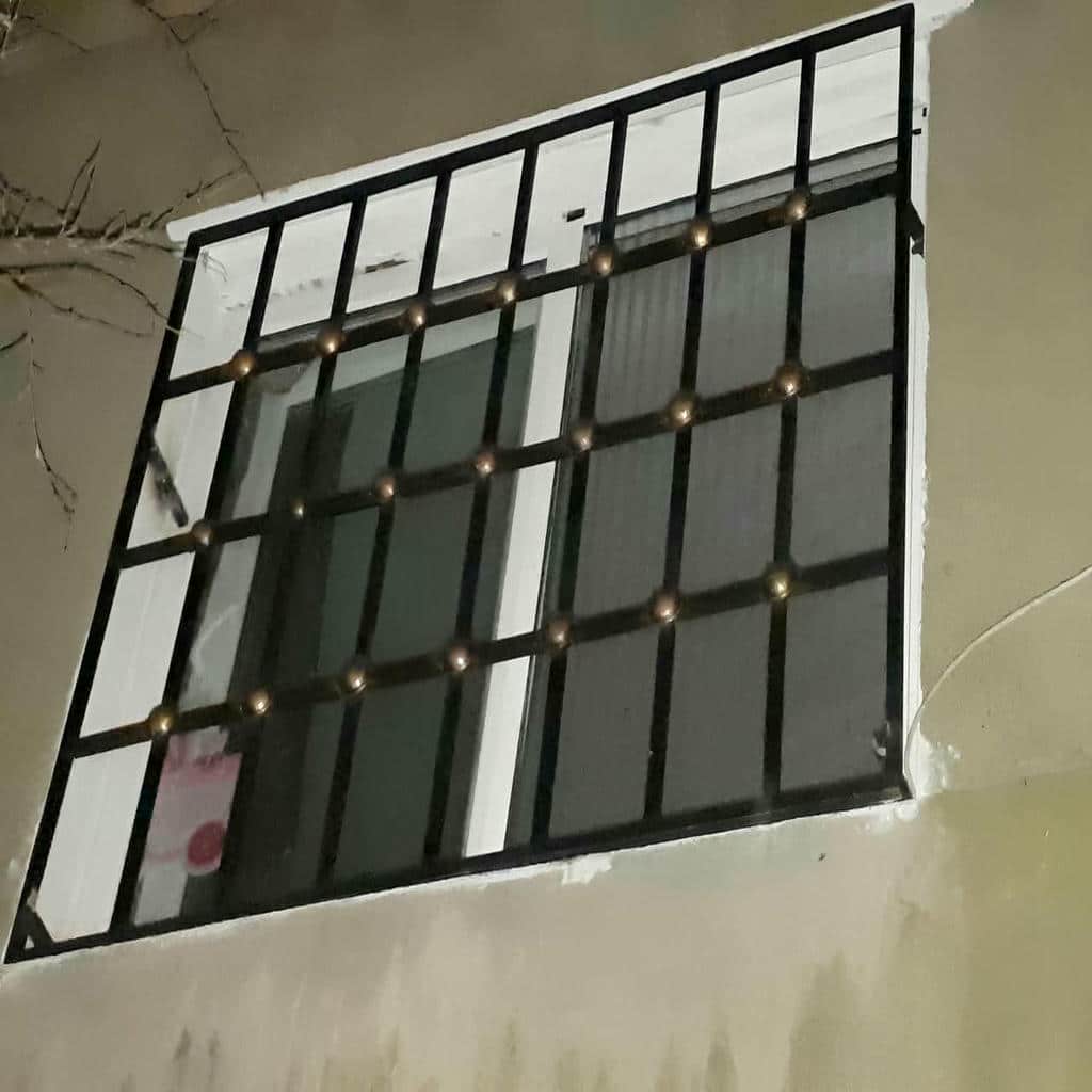 نصب حفاظ پنجره تراز دقیق در رامسر