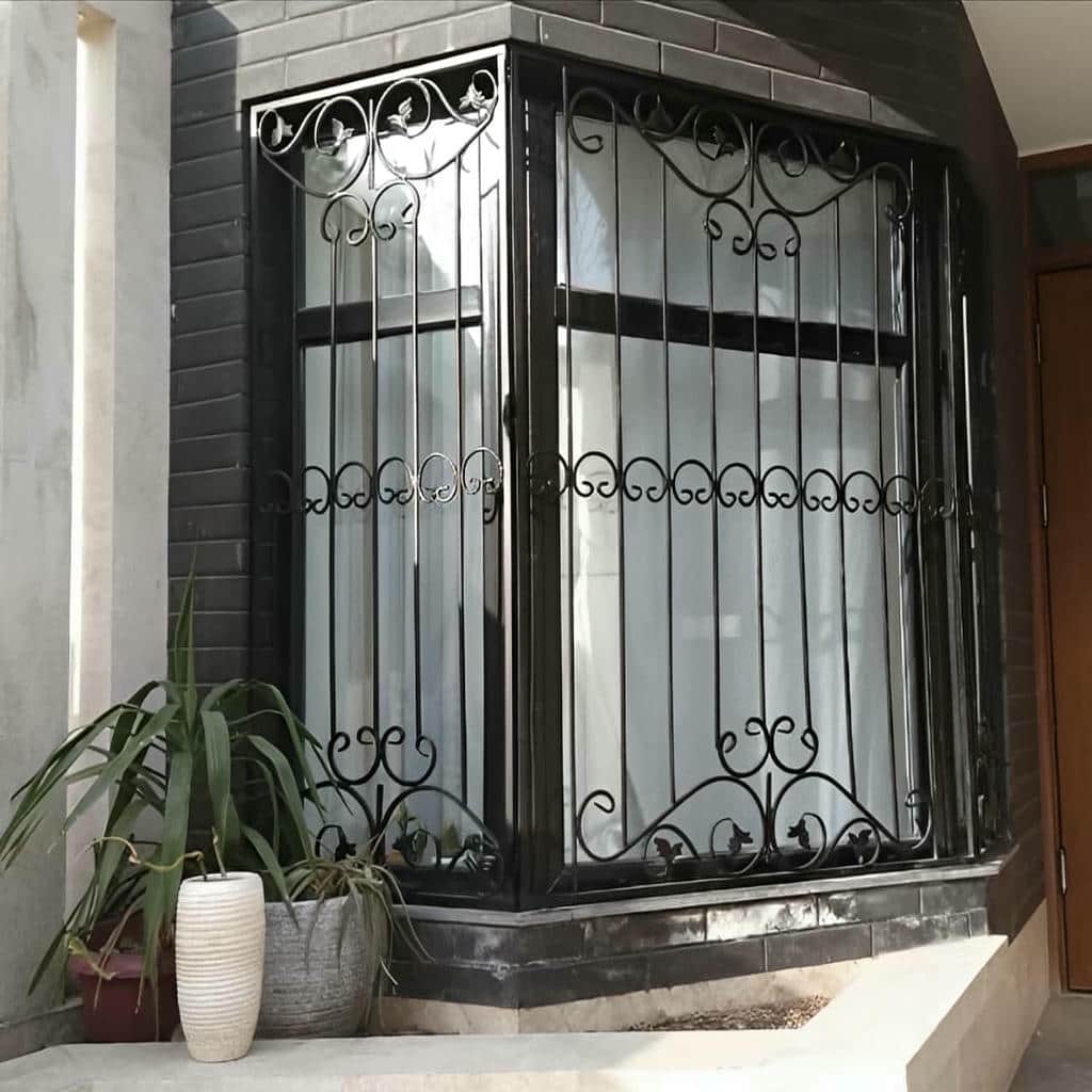 فروش حفاظ پنجره آپارتمان مسکونی در کرمان