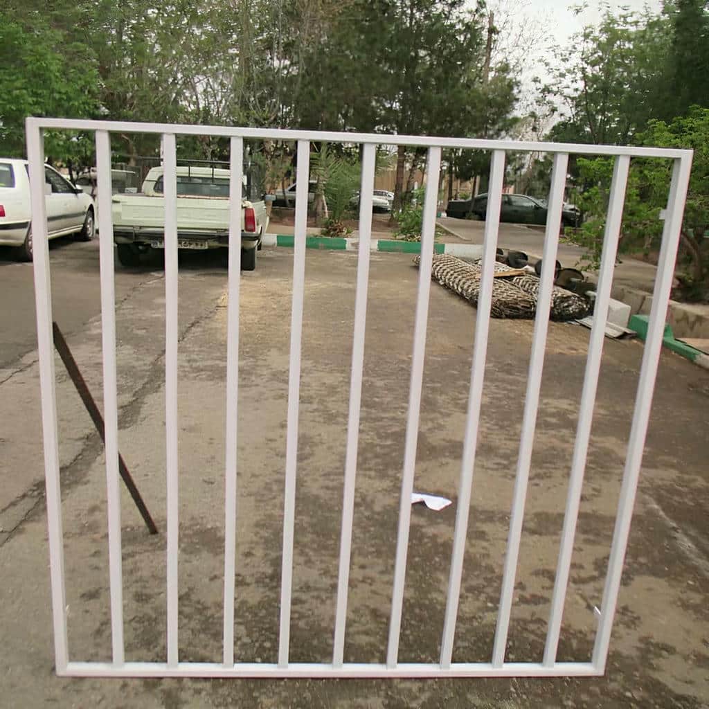 نصب حفاظ پنجره مسکونی ایمن در سمنان