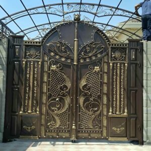 درب حیاط فرفورژه فلزی در سنندج