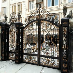 درب حیاط فرفورژه فلزی در آبادان