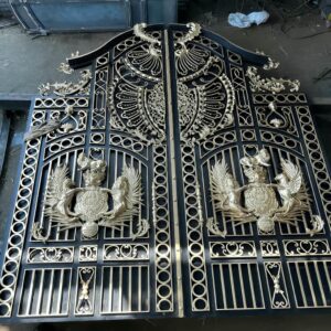 درب حیاط فرفورژه فلزی در کرمان