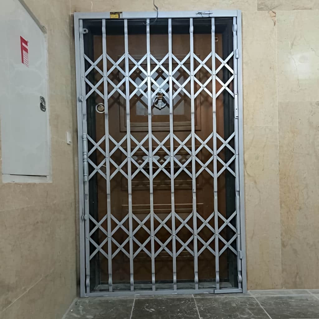 حفاظ خانه در زمان سفر با نصب دقیق روی ورودی