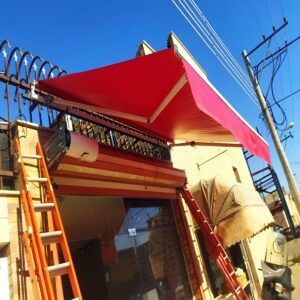 سایبان برقی کافه رستوران با سازه پرگولا