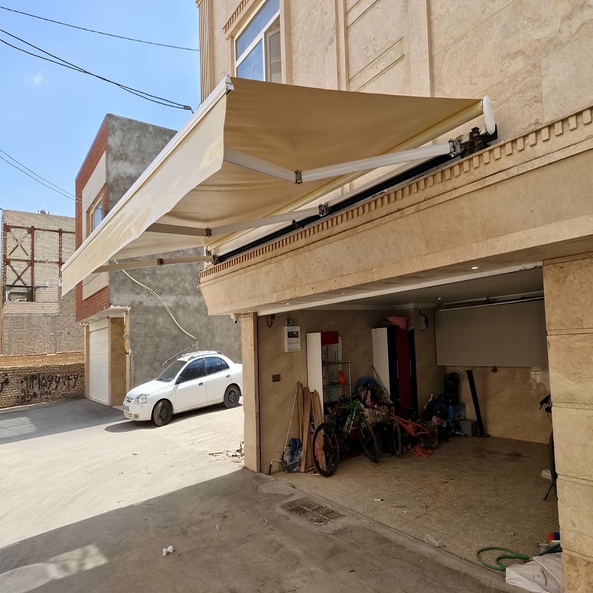 سایبان برقی با پوشش مناسب تراس خانه