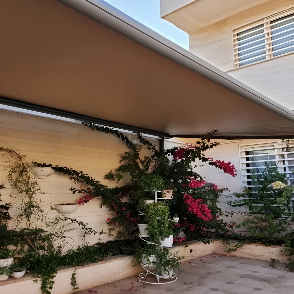سایبان برقی روف گاردن با کنترل از راه دور