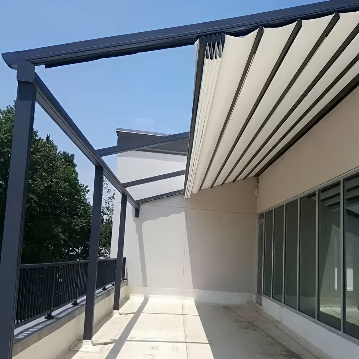 سقف برقی پارچه ای پرگولا با ریل حرکتی روان