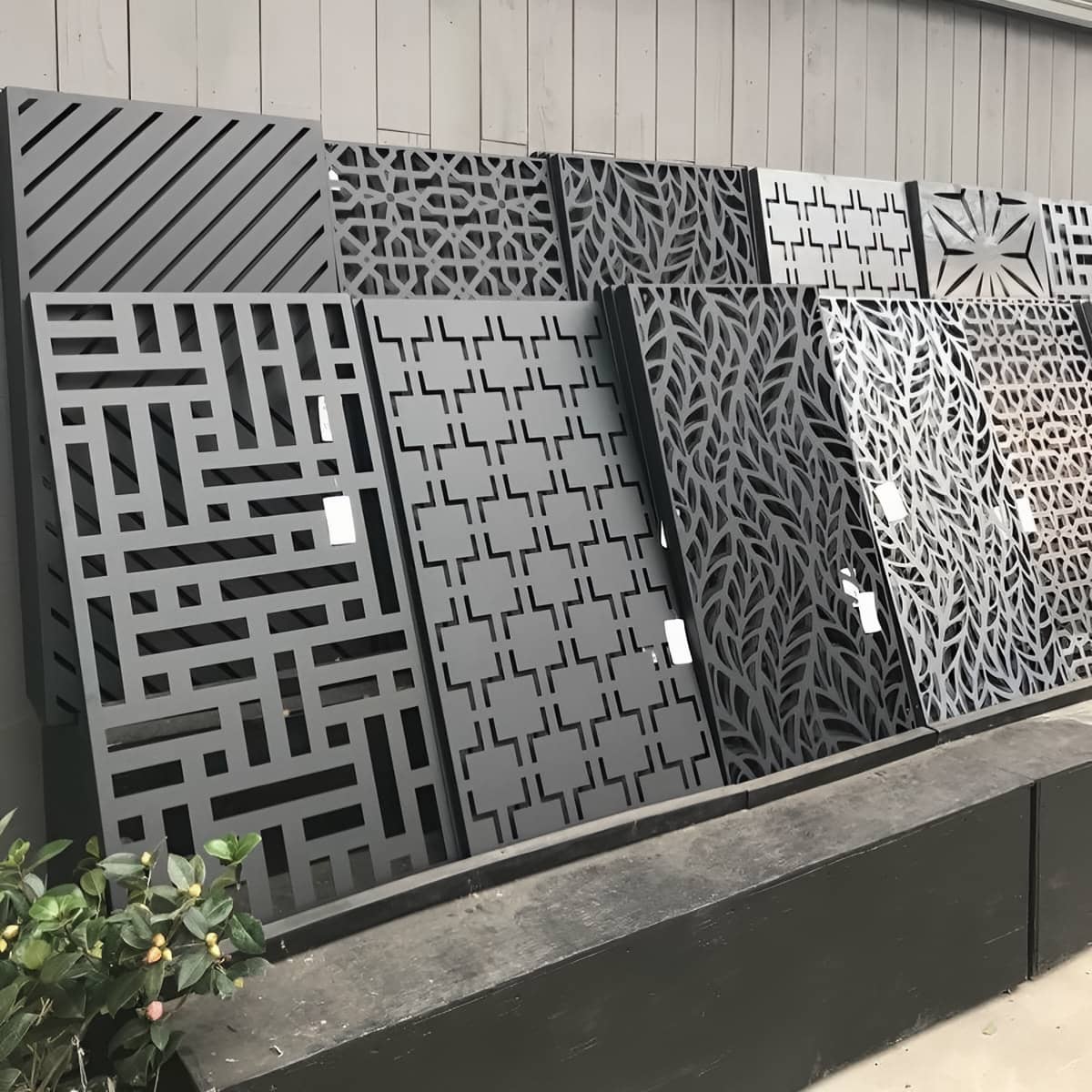 نرده سی ان سی دکوراتیو راه پله با ارتفاع ایمن مسیر