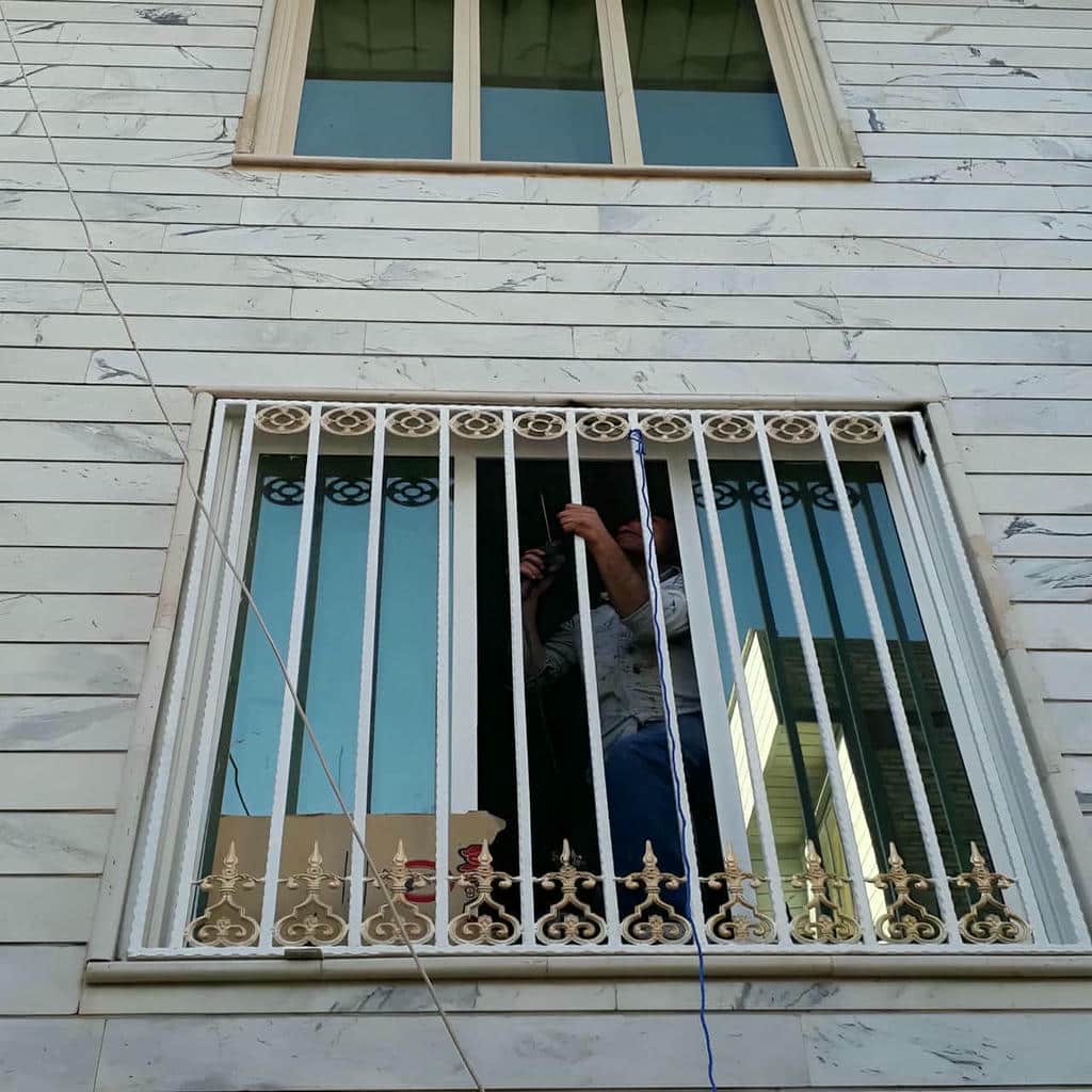حفاظ پنجره با ابعاد دقیق پنجره