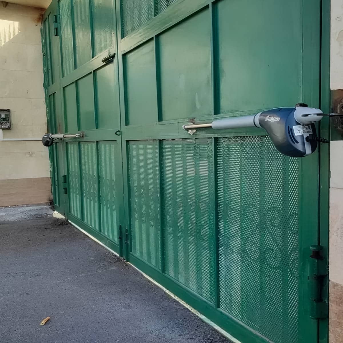 جک پارکینگی قابل کنترل با موبایل با ماژول جی اس ام