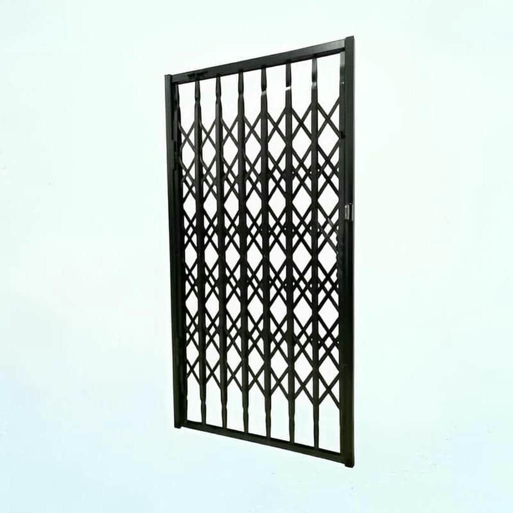 قیمت درب آکاردئونی پنج گل دوبل وابسته به ابعاد و متریال
