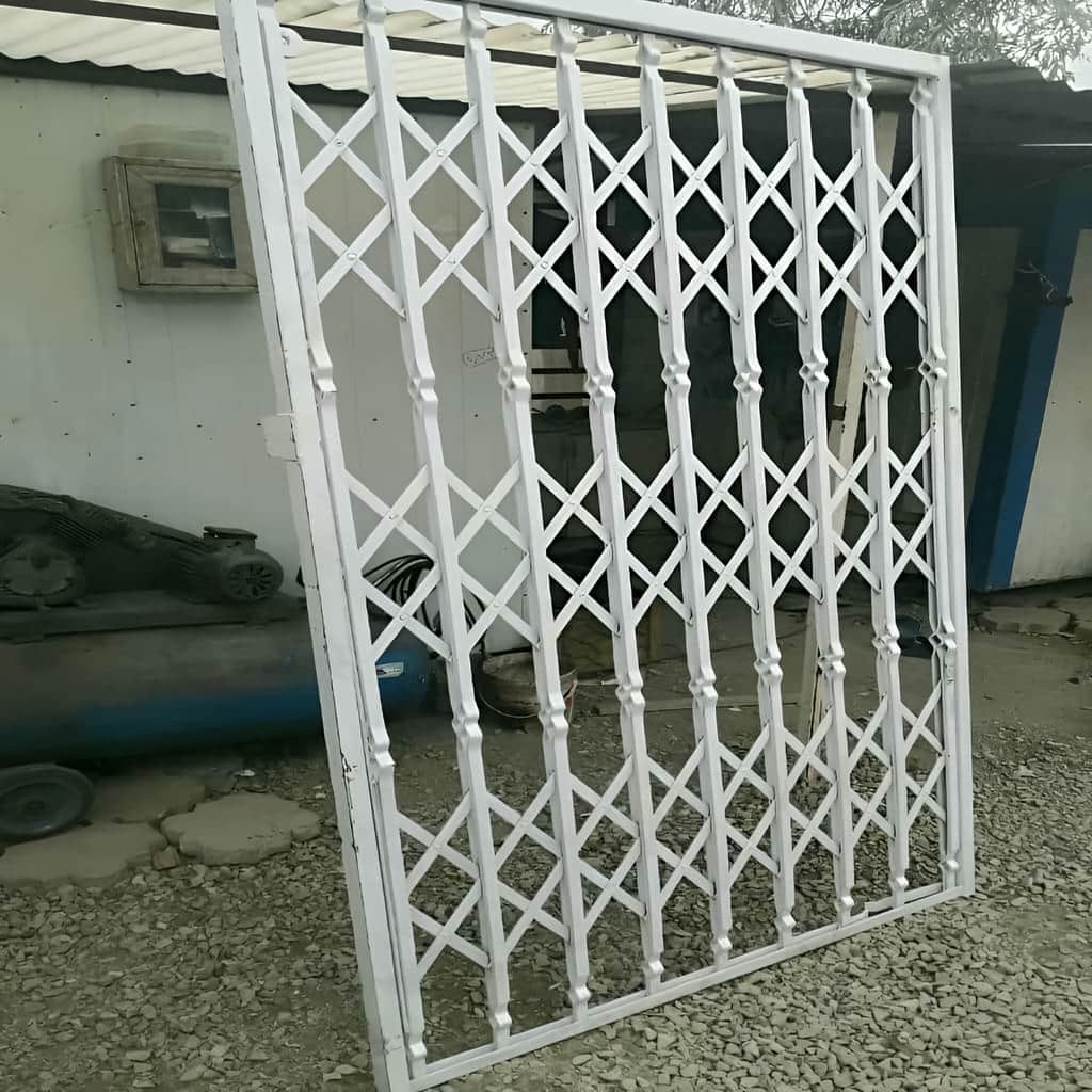 نصب درب آکاردئونی سه گل تسمه بر اساس جهت بازشو