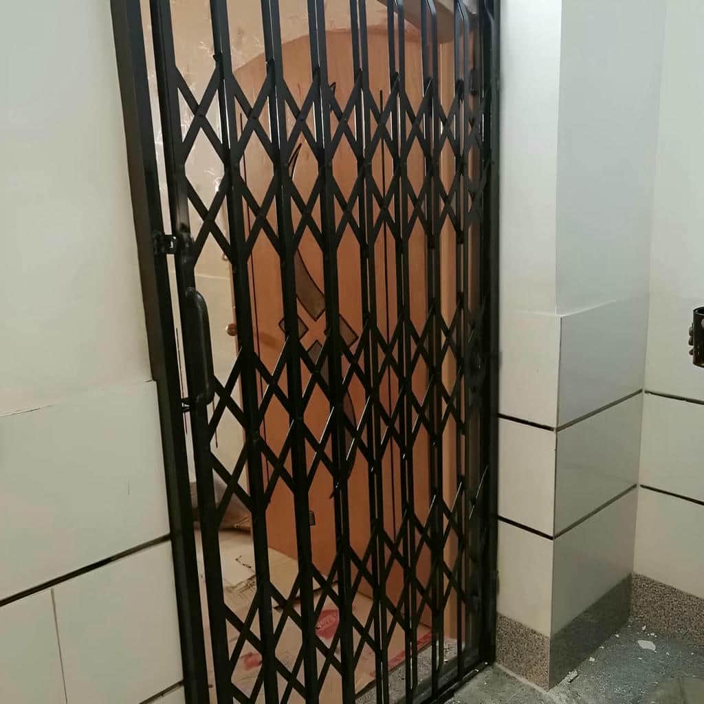 ساخت درب ریلی آکاردئونی کم جا با پروفیل مقاوم