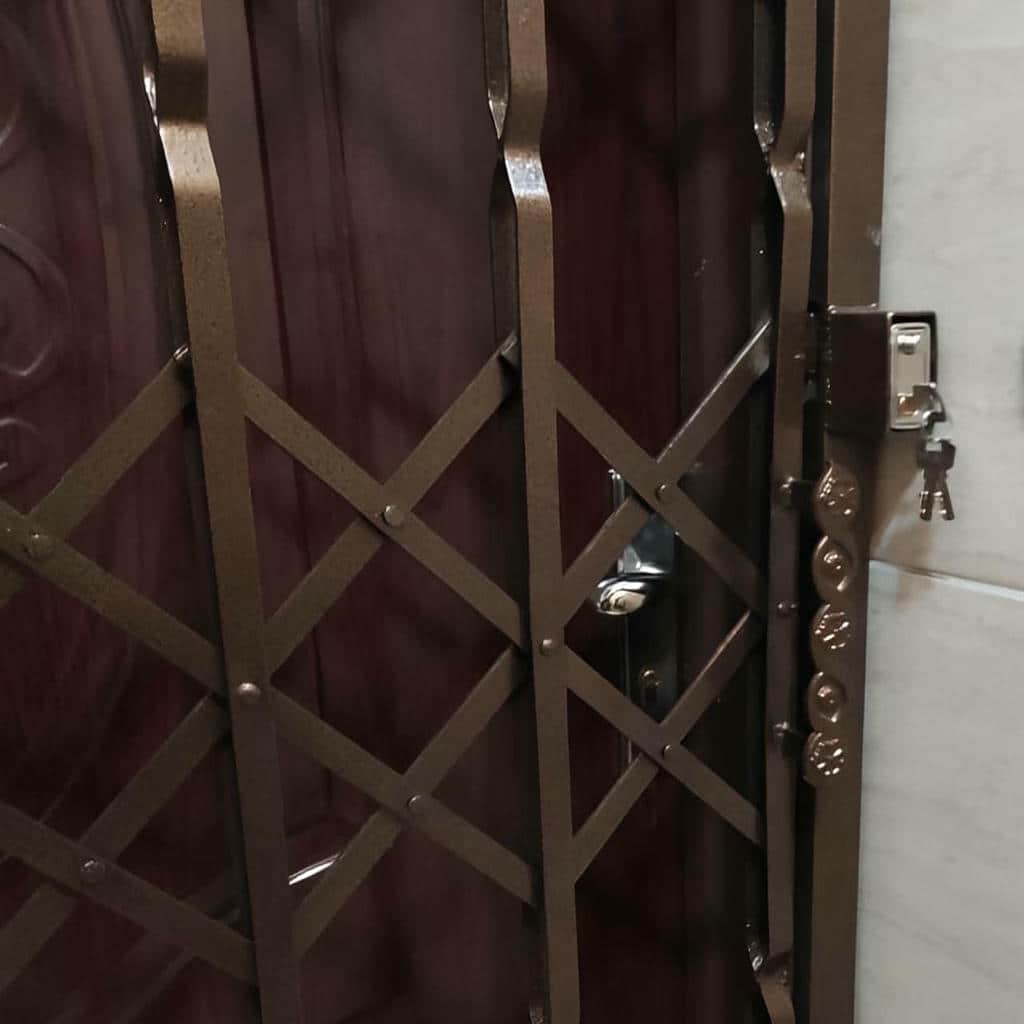 خدمات درب ریلی آکاردئونی کم جا با آماده‌سازی سفارش