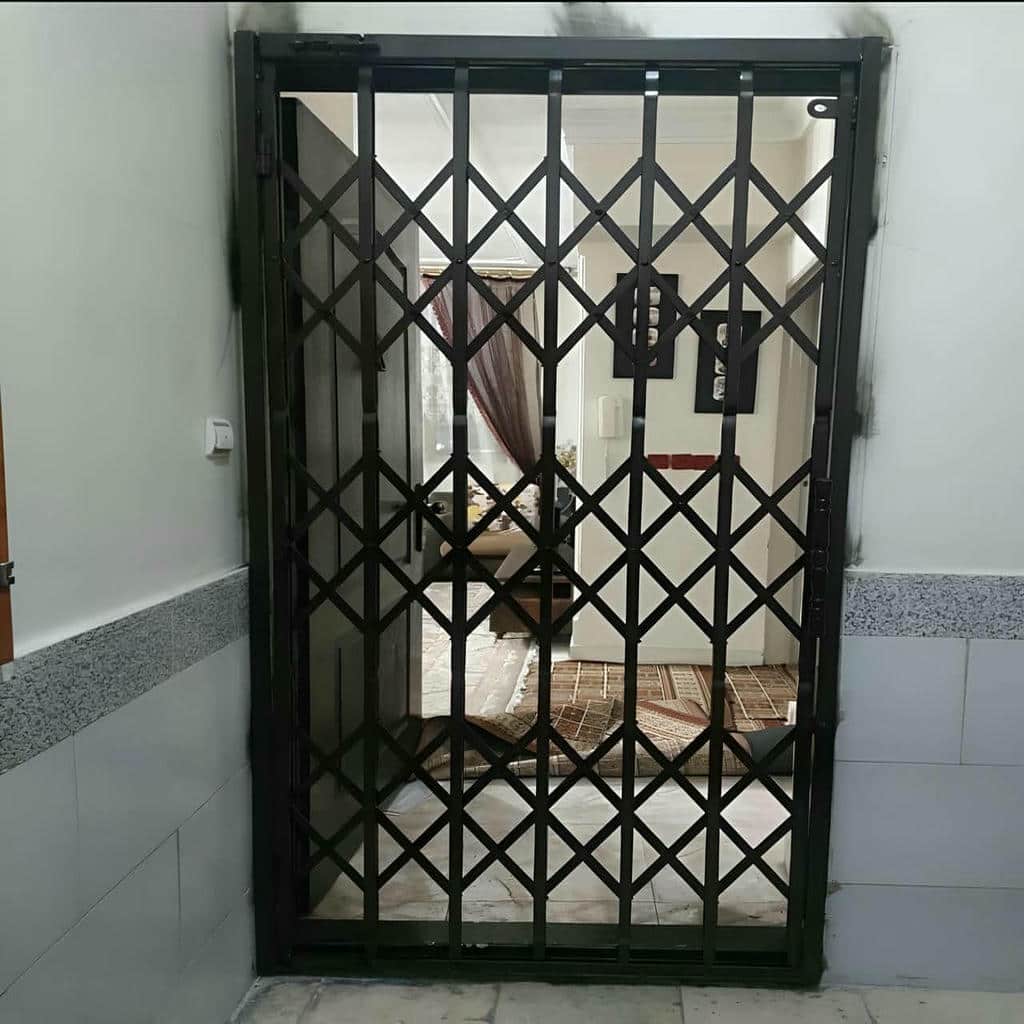 خرید درب آکاردئونی برای واحد اداری با ریل روان و قفل مطمئن