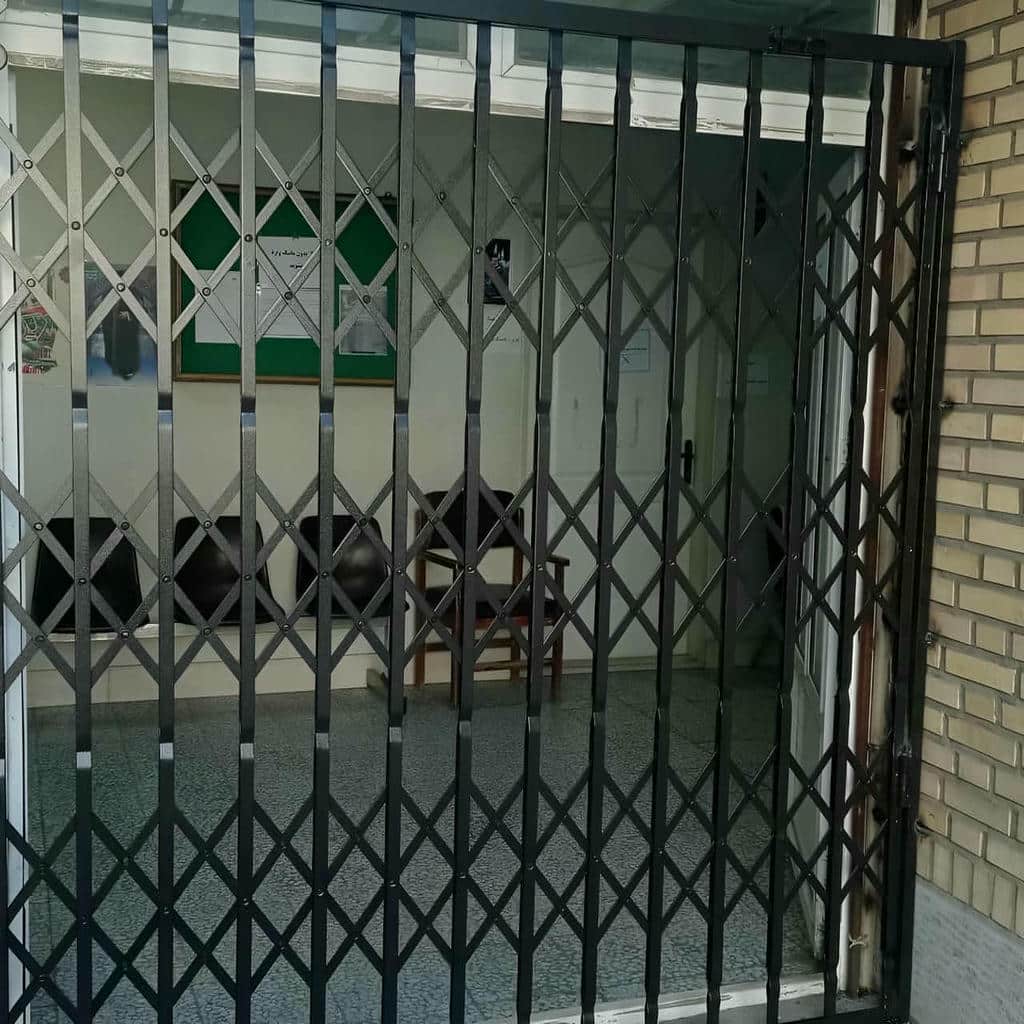 سفارش درب حفاظ فلزی ورودی واحد متناسب با رنگ درب