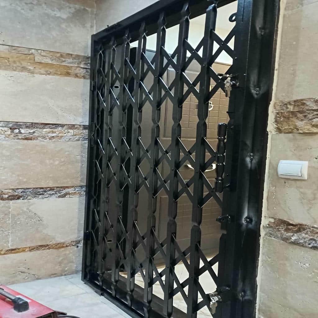 نصب درب حفاظ فلزی ورودی واحد بر اساس جهت بازشو