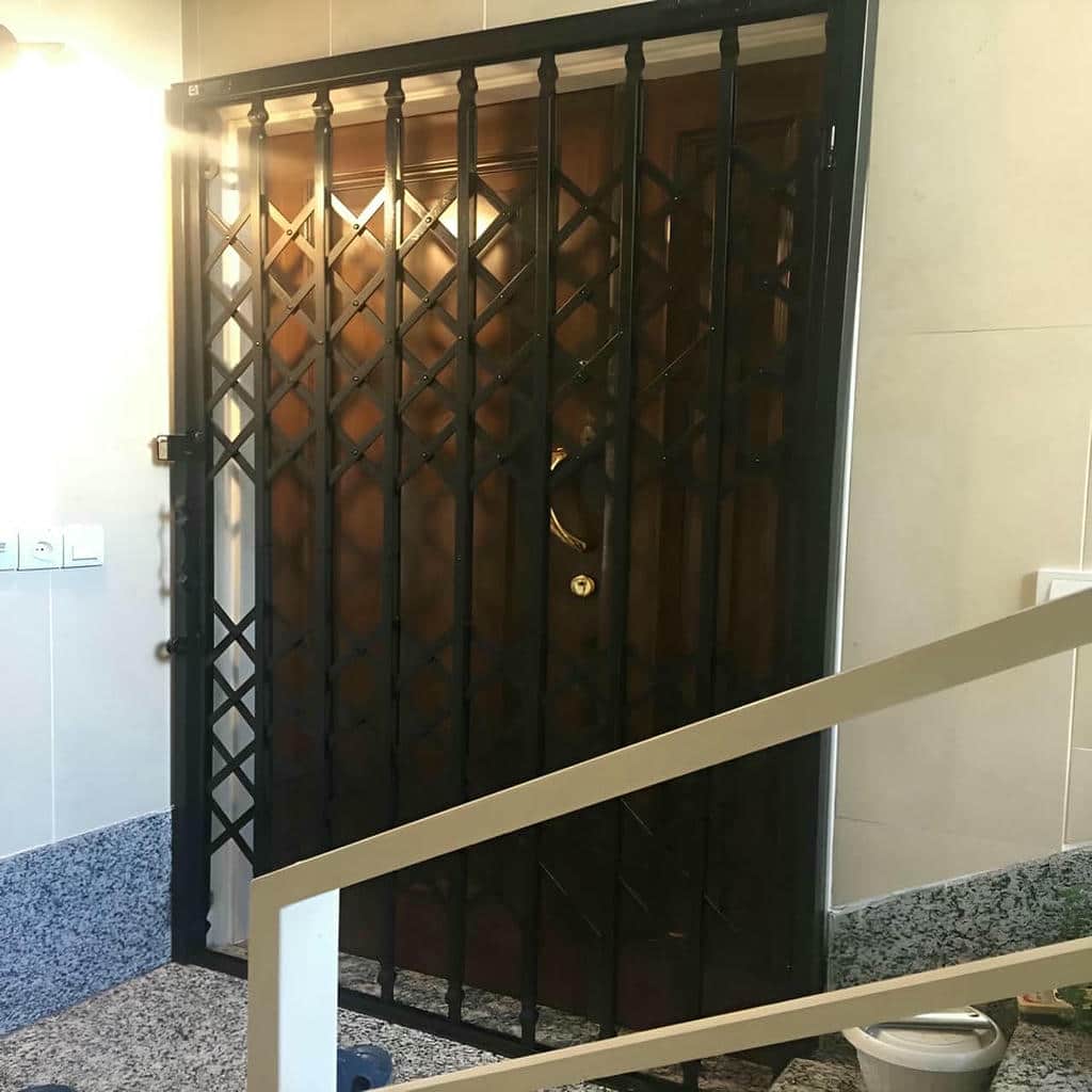 9 مدل حفاظ آکاردئونی کم جا راهرو