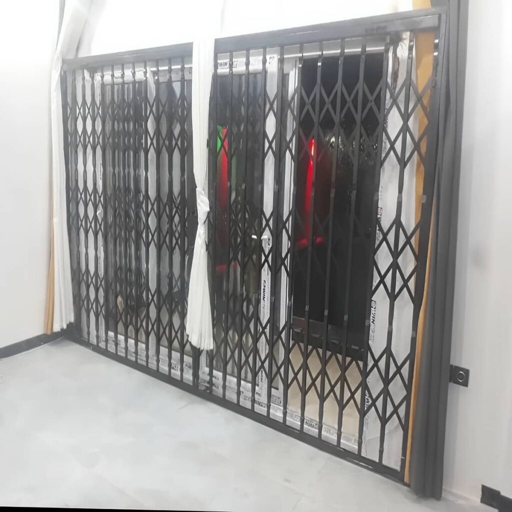 خرید حفاظ آکاردئونی کم جا راهرو با ریل روان و قفل مطمئن