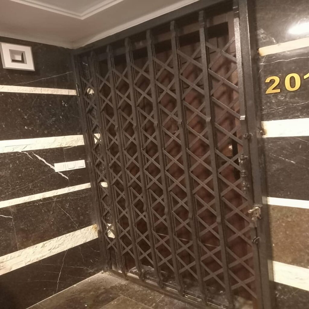 سفارش حفاظ درب ضد سرقت فلزی متناسب با رنگ درب