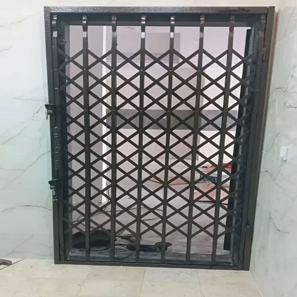 خرید درب ریلی آکاردئونی کم جا با ریل روان و قفل مطمئن