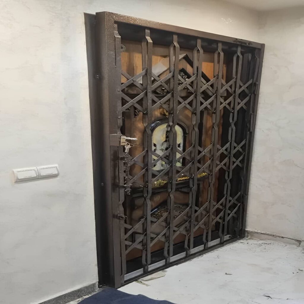 تولید حفاظ درب آپارتمان ضد دیلم با ابعاد سفارشی