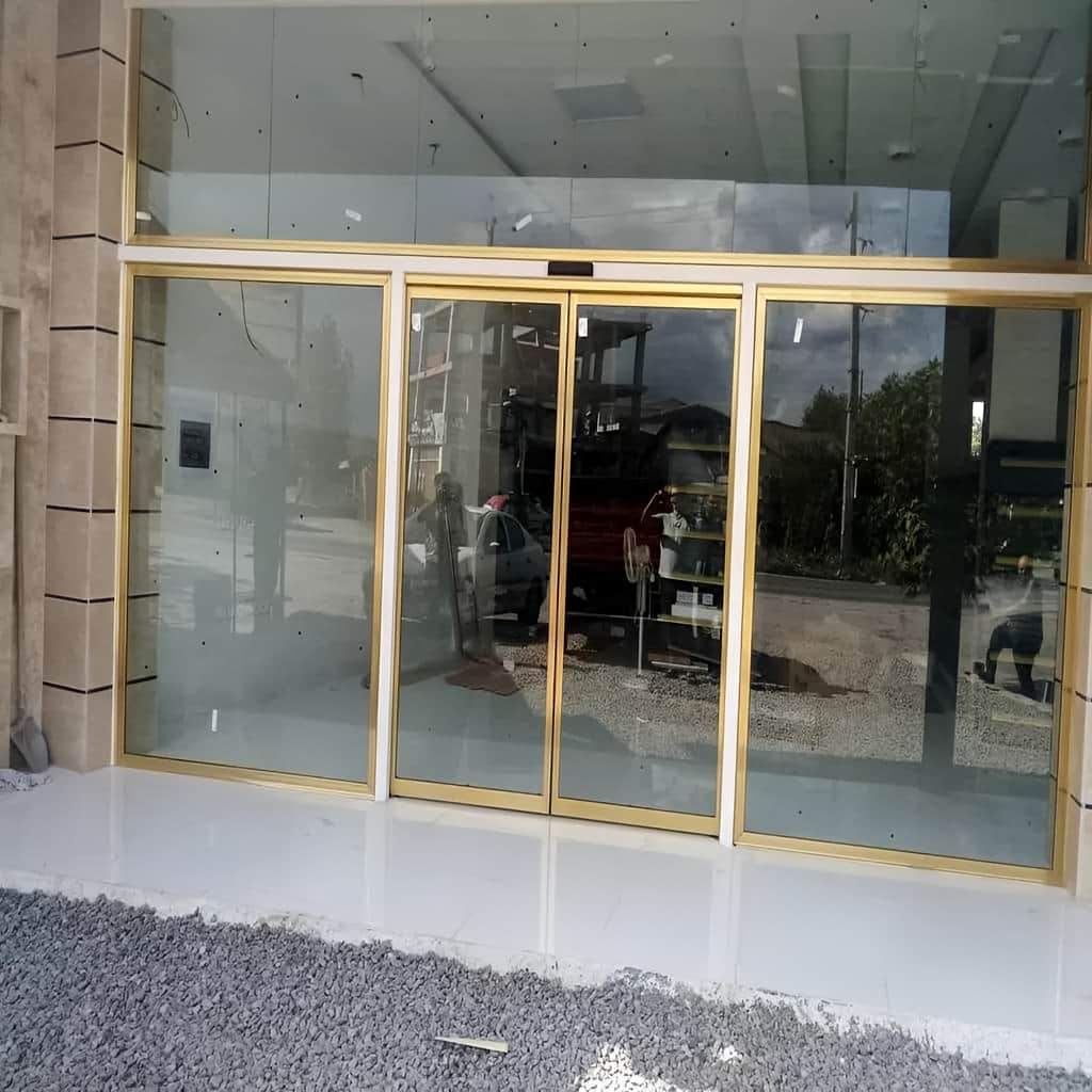 نصب درب اتوماتیک شیشه ای کم صدا موتور آرام با ریل تراز