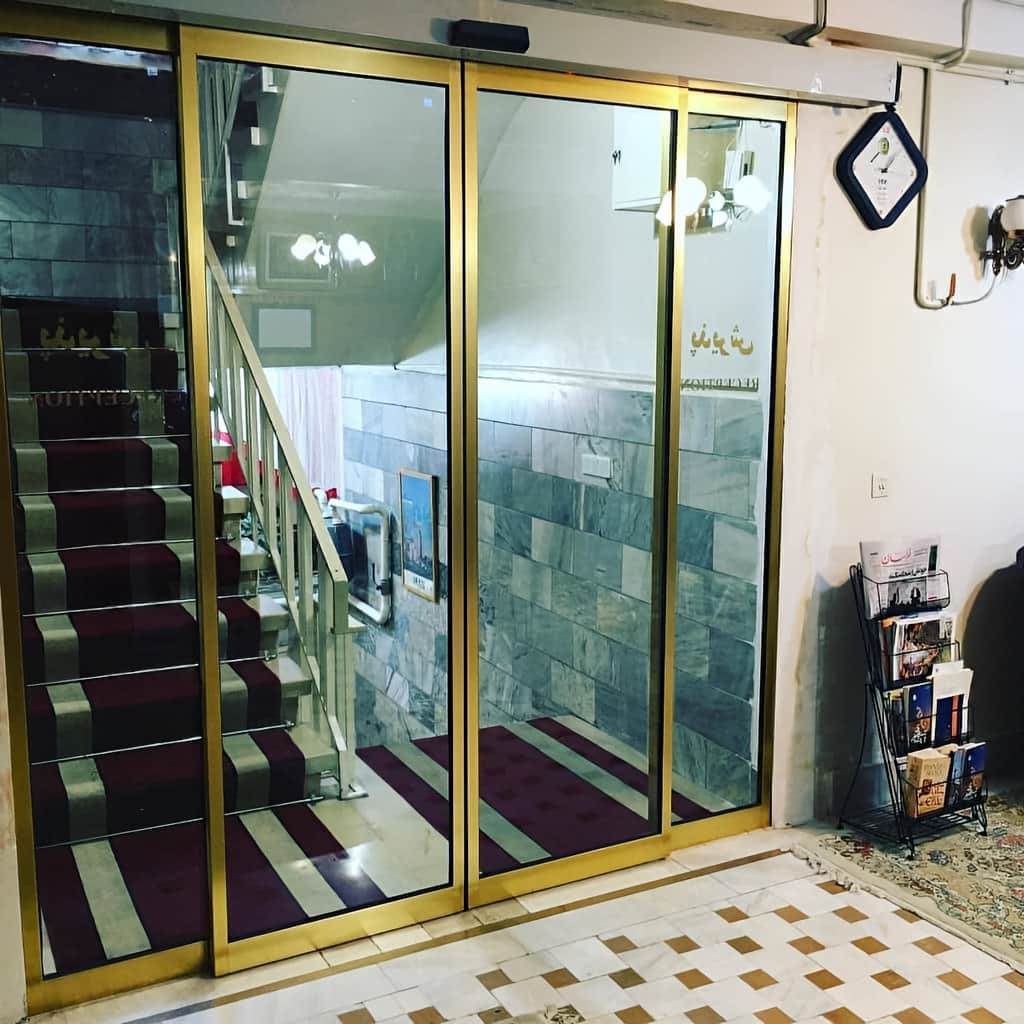 خرید درب اتوماتیک شیشه ای لوکس هتلینگ با اندازه‌گیری دقیق