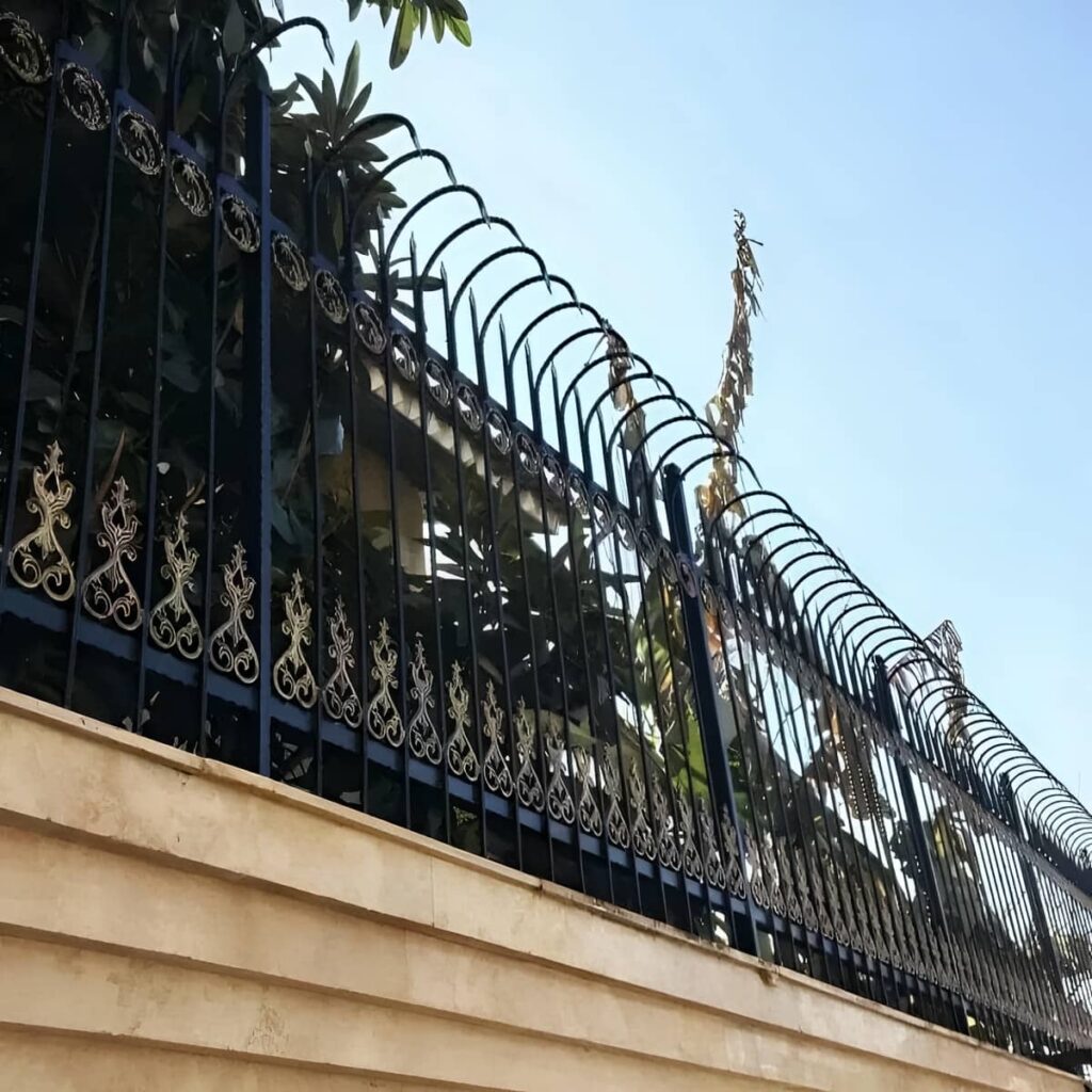 قیمت حفاظ سرنیزه ای دیوار حیاط بر اساس ابعاد سفارش