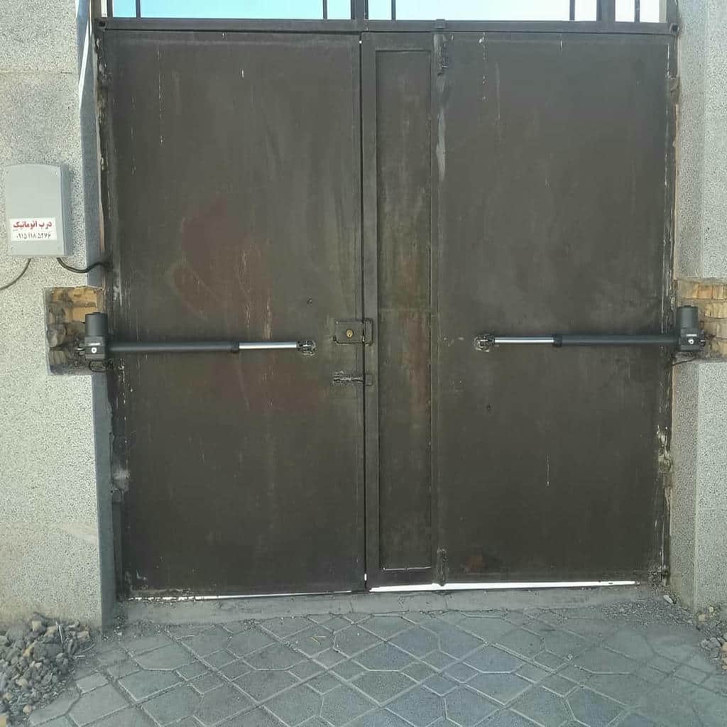 نصب جک درب حیاط سنگین شاسی دار بر اساس محل پایه‌ها