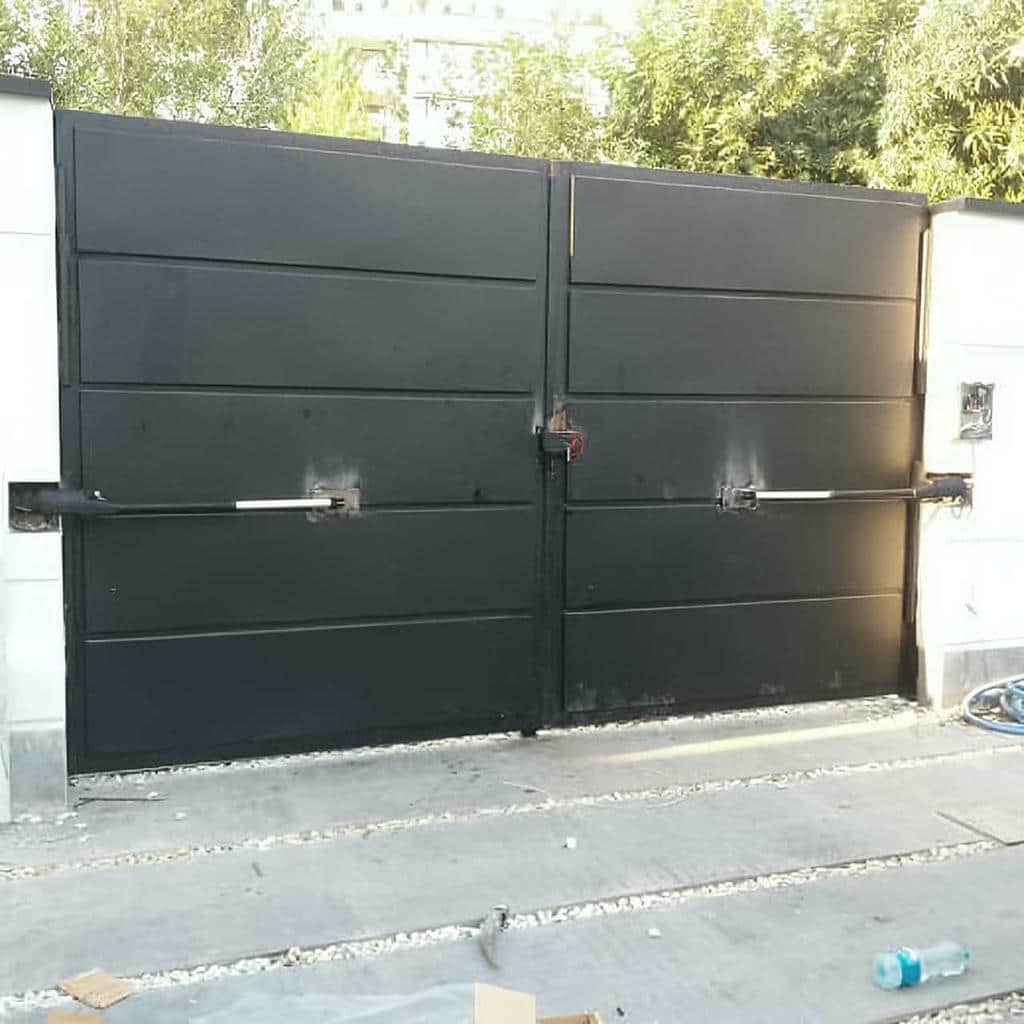 جک درب ویلایی بازویی با اندازهگیری دقیق عرض هر لنگه