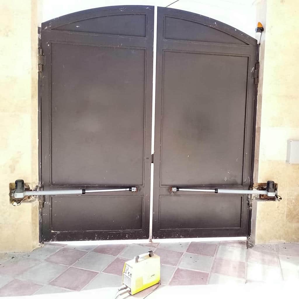 خدمات کددهی ریموت درب پارکینگ کد لرنینگ با تست نهایی