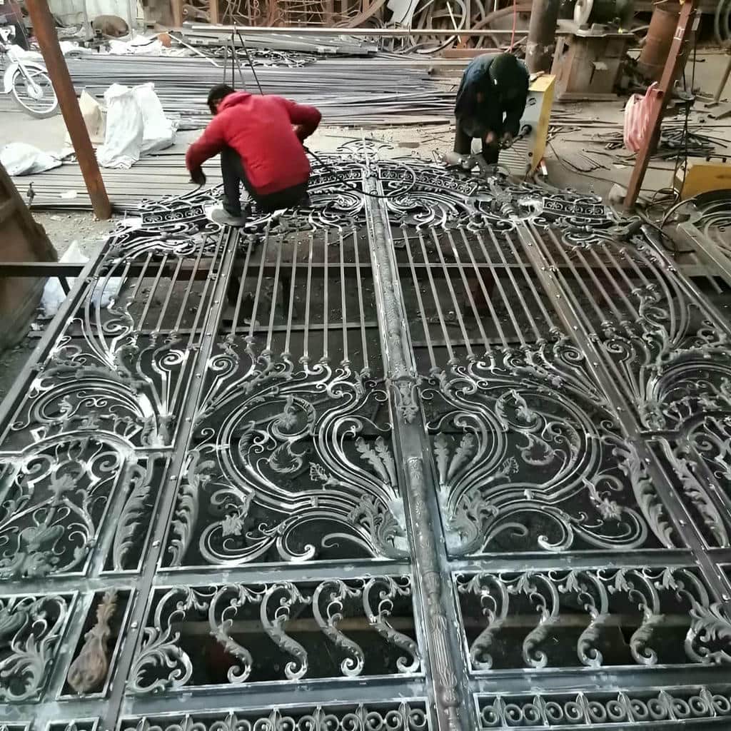 سفارش درب پارکینگ دو لنگه عریض با رنگ اختصاصی