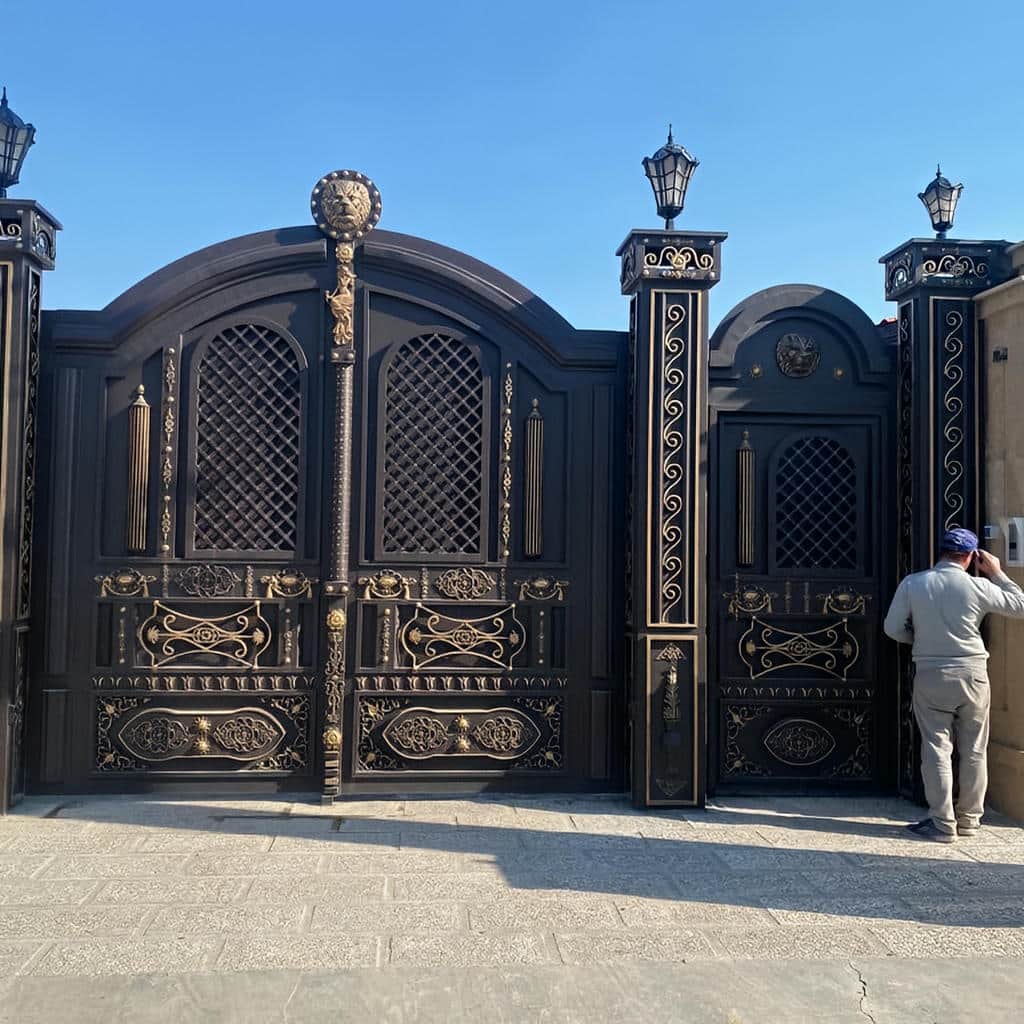 تولید درب حیاط ورودی محوطه بر اساس ابعاد پروژه