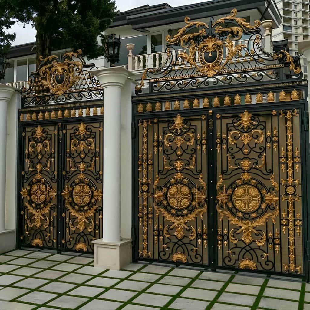 درب پارکینگ مینیمال خطی با اندازه گیری دقیق دهانه