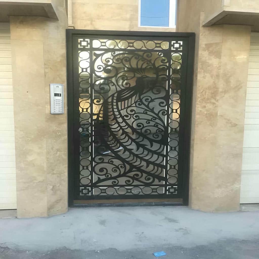 درب حیاط لولایی ستون دار مناسب ورودی پارکینگ
