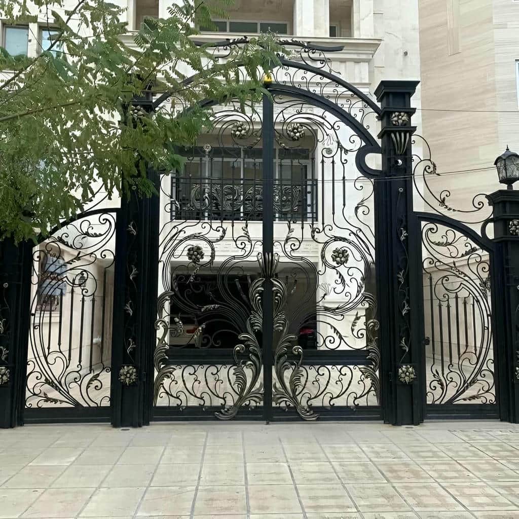ساخت درب پارکینگ فرفورژه نمای رومی با پروفیل تقویت شده