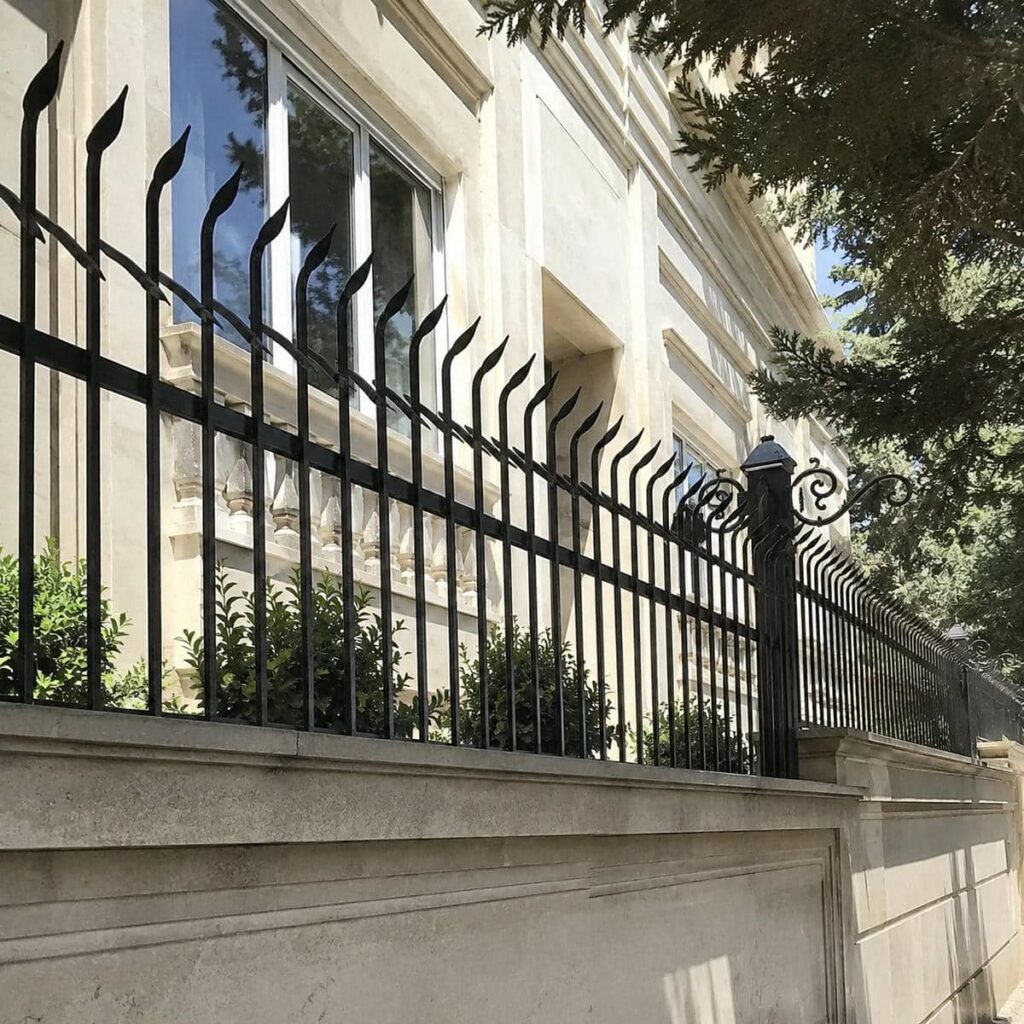 تولید حفاظ دیوار شیک روی سنگ تراورتن با فاصله پایه قابل تنظیم