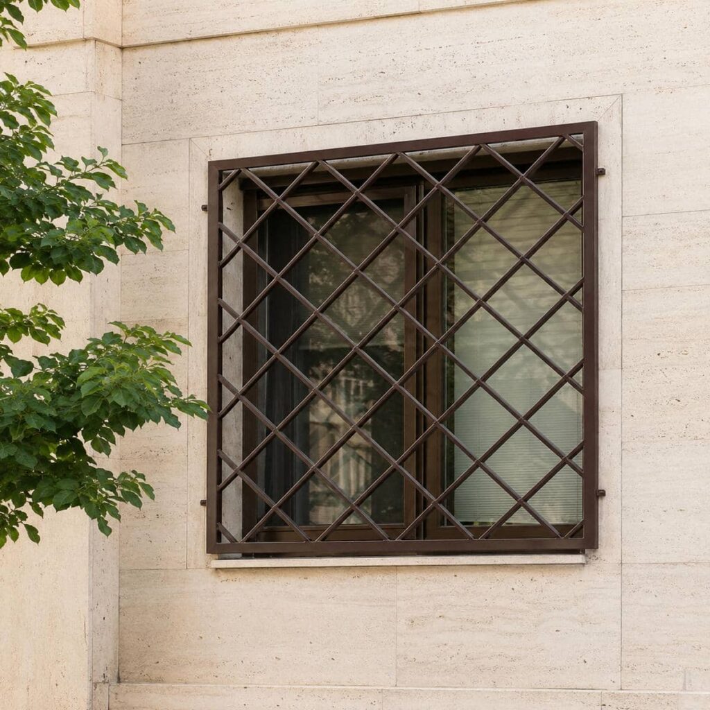 فروش حفاظ پنجره آهنی پروفیلی طرح‌دار برای طبقه همکف