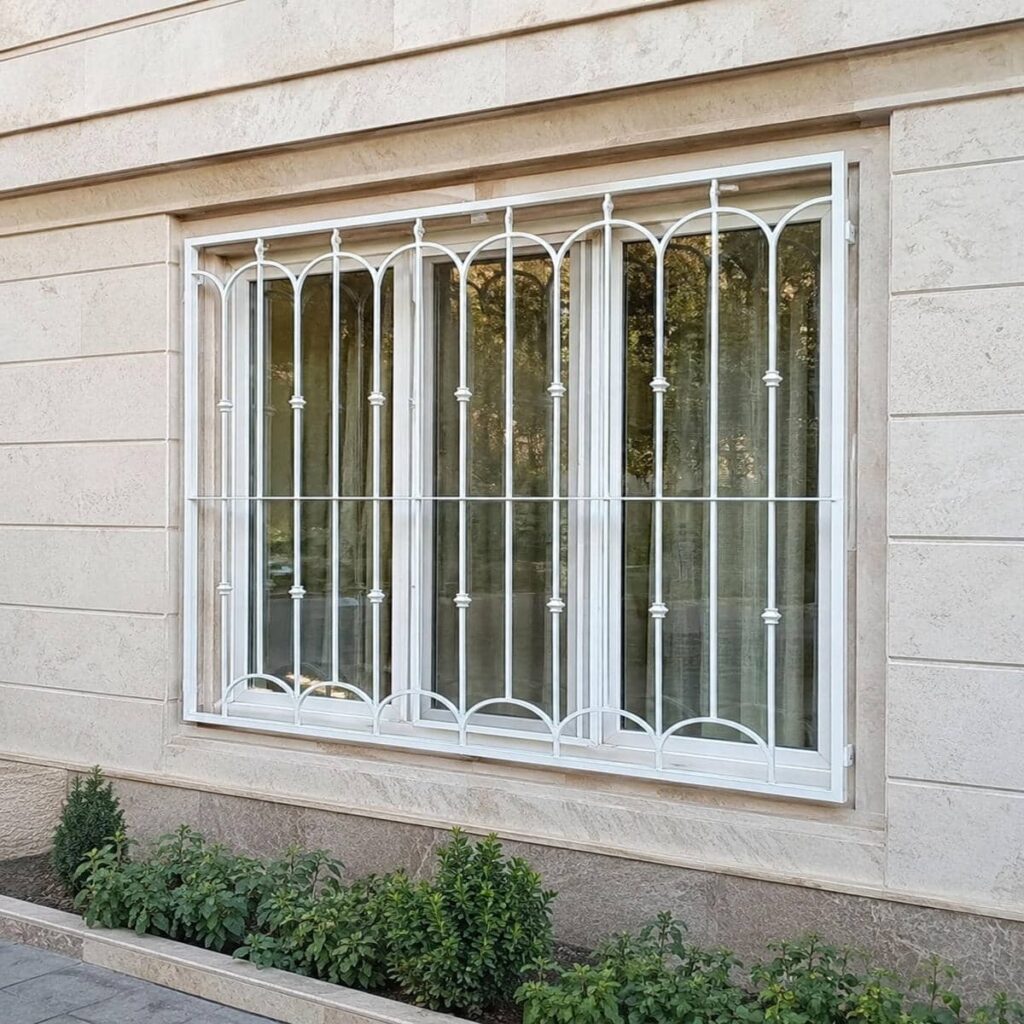 خرید حفاظ پنجره جای گلدان دار با اندازه‌گیری دقیق دهانه