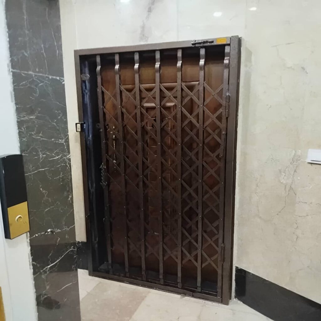 حفاظ درب ورودی با پوشش رنگی حفاظ درب ورودی با پوشش رنگی