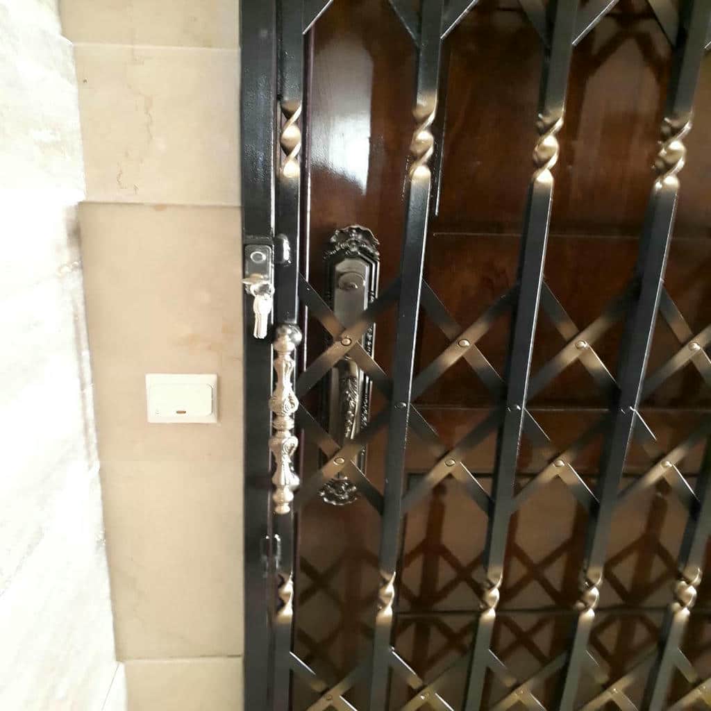 حفاظ درب ضد سرقت مناسب ورودی آپارتمان حفاظ درب ضد سرقت مناسب ورودی آپارتمان